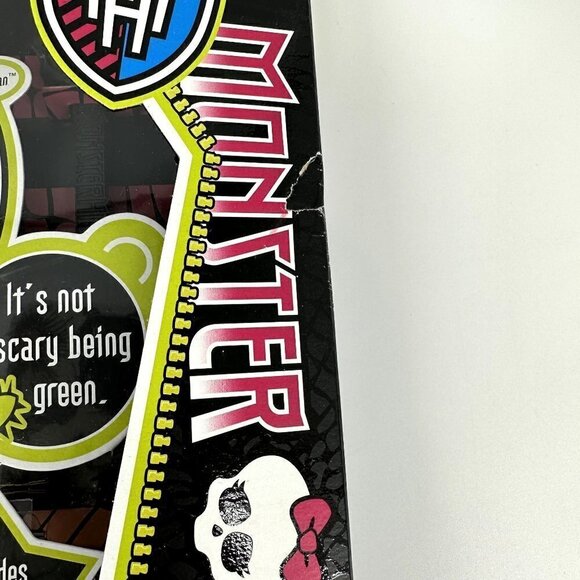 NIB Monster High Venus McFlytrap 2011 First Wave Retired - Picture 3 of 12